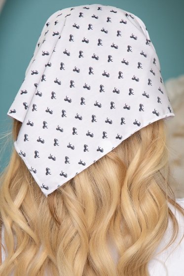 Косынка с козырьком (лошадки, белая) КК19